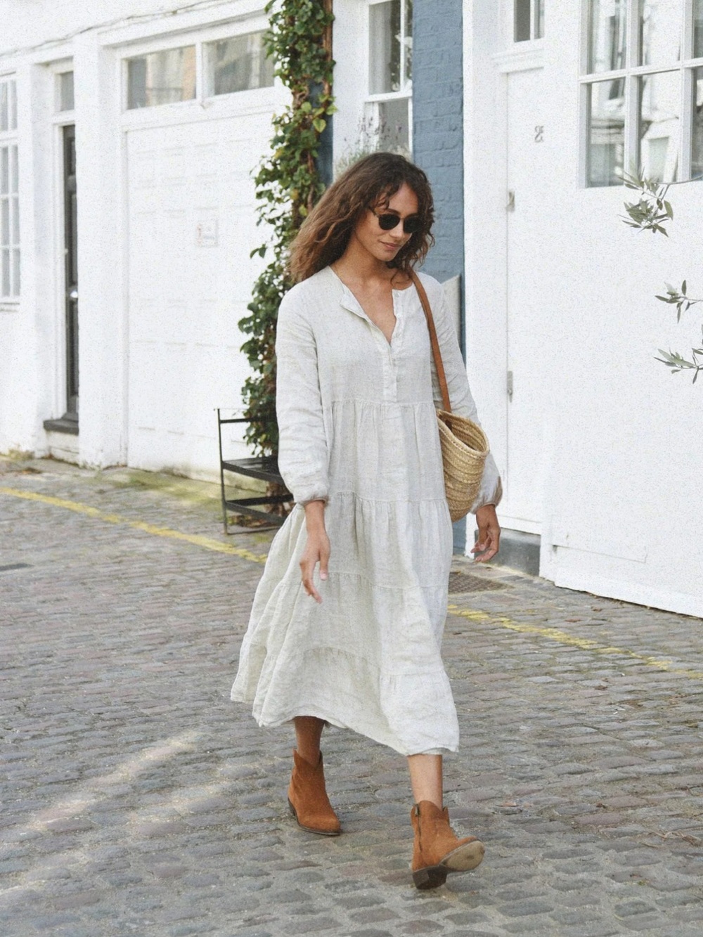 Beachwood Mara Dress in Moon - Picture 3 of 16